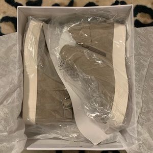 Steve Madden wedge sneaker. Grey/Suede. NWT